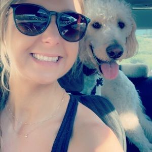 Meet your Posher, Jenn